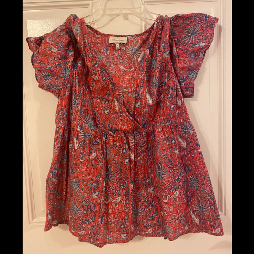 Pretty Lucky Brand cold shoulder top: M